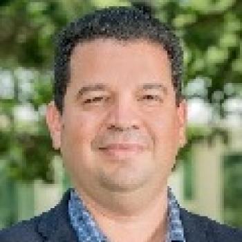 Dr. Moisés Carbajal Marrón